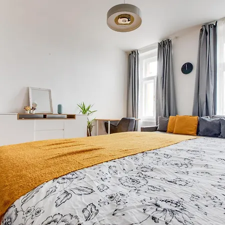Stylish Quiet 2bds Flat Letna Park - U14 Apartment